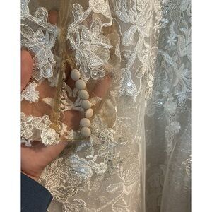 Oleg Cassini Ivory Lace Wedding Dress